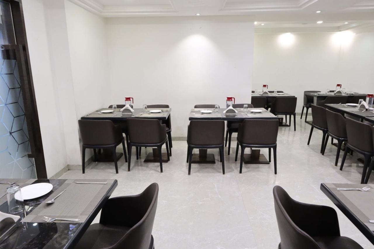 OYO Townhouse 334 Supreme Hotel Cuffe Parade Mumbai Exterior foto