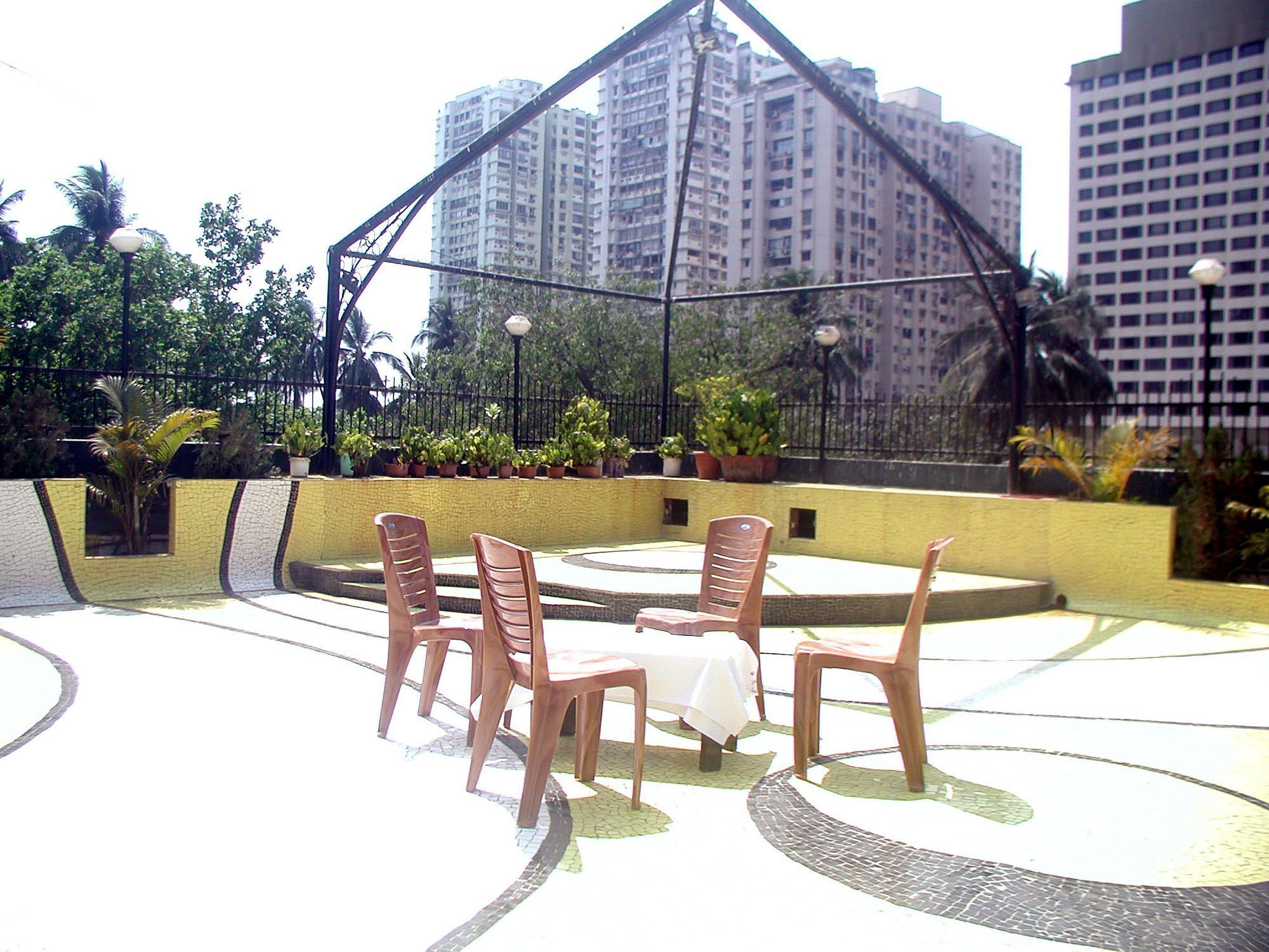 OYO Townhouse 334 Supreme Hotel Cuffe Parade Mumbai Exterior foto